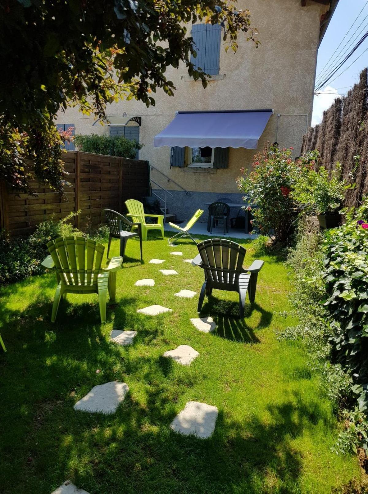 Gite Tante Jeanne Peaugres Exterior foto